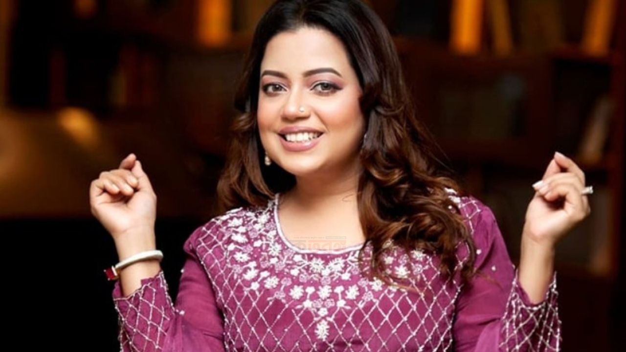 ‘আমপাতা জোড়া জোড়া’ নিয়ে এলেন কনা